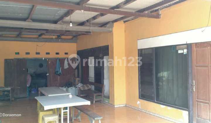 Rumah Kos Pinggir Jalan Raya Sragen Area Gudang dan Kos