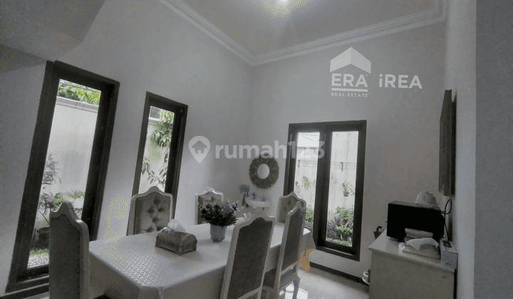 Dijual Rumah Mewah 2 Lantai full Granit  di Joyosuran 1