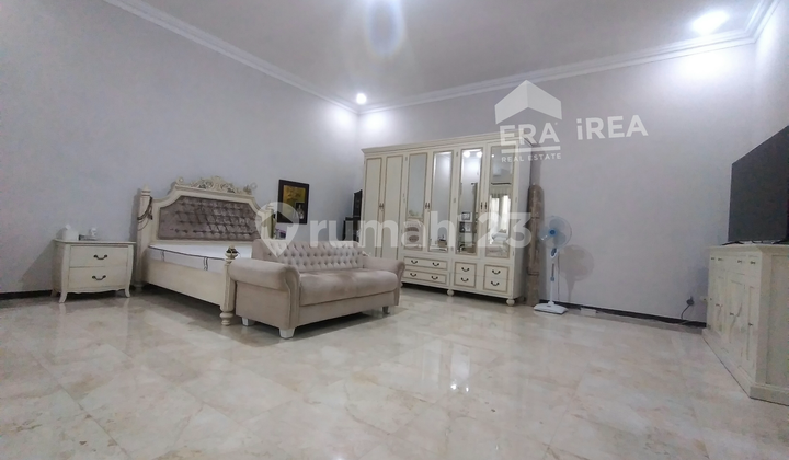 Rumah Mewah 2 Lantai di Joyosuran 8