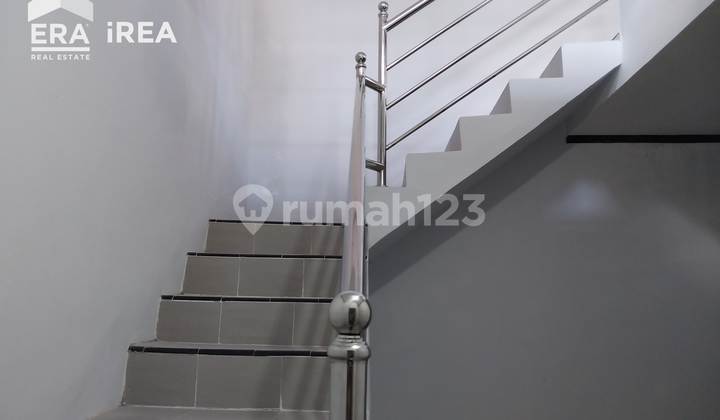 Rumah minimalis Cantik deket Soto Gading Solo 5