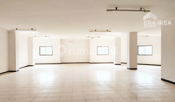 Ruang usaha jalan Gajahmada Solo Strategis Terawat 1