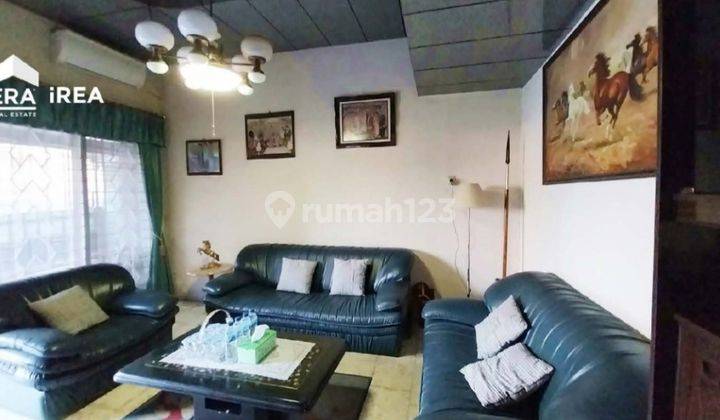 Dijual Rumah Terawat Siap Huni Carport Luas di Solo Selatan 1