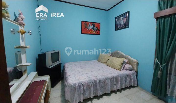 Dijual Rumah Terawat Siap Huni Carport Luas di Solo Selatan 2