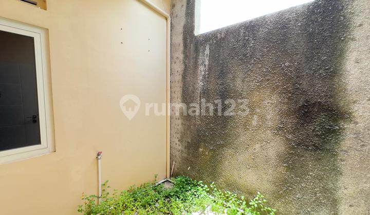 Good House Ready to Use Location.Housing Complex