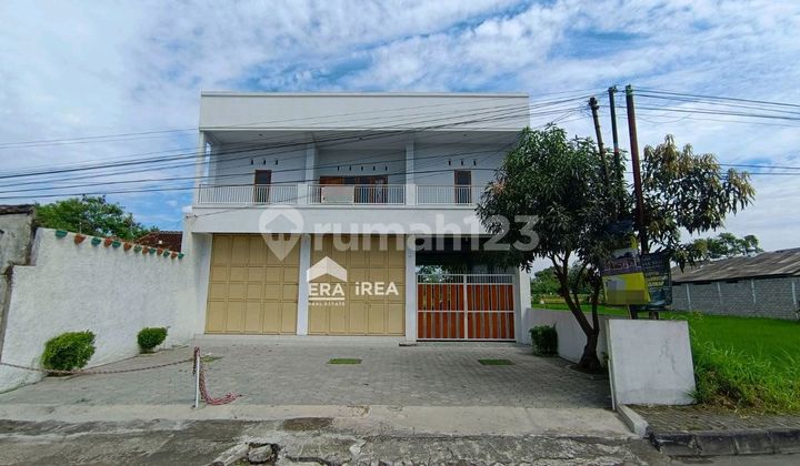 Ready-to-Use Strategic Shop House Near Adisucipto Airport Ready-to-Use Strategic Shop House Near Adisucipto Airport