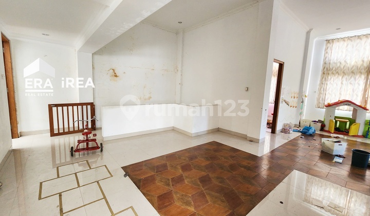 Rumah Bagus Dijual 2 Lantai Area Solo Kota Dekat Center Point 2
