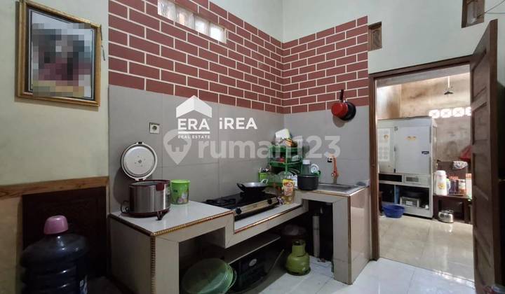 Strategic Move-In Ready House Near Toll Exit