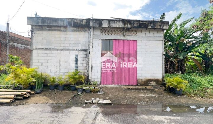 Rumah Strategis ********