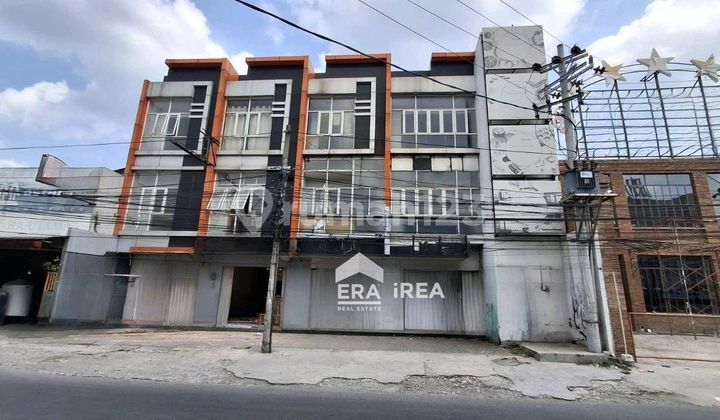 Ruko Siap Pakai Lokasi Pinggir Jalan Strategis