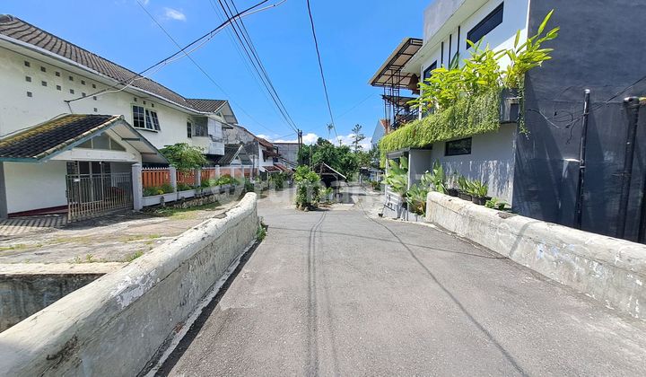 Shop House Near the Palace and Town Square Ready to Use 2