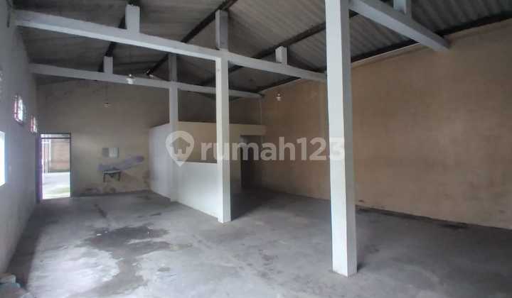 Ready-to-Use Warehouse Location on Parangtritis Street