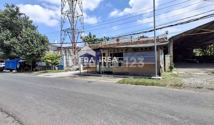 Business Space Equipped with Boarding House.