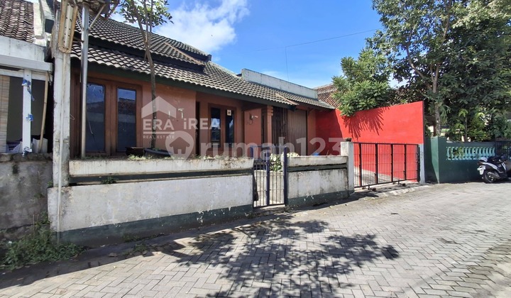 Nice House Strategic Location Ready to Occupy 2