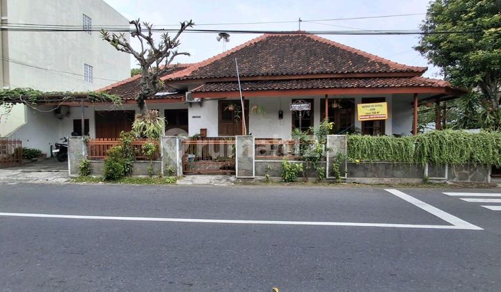 Rumah Tengah Kota Dekat Tamansiswa ********