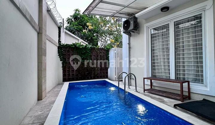Rumah Bagus 2 LT, Pool, Semi Furnished, Cluster Bukit Cinere Raya