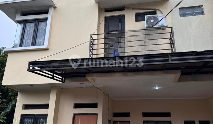 Rumah 2 Lt, Hdp. Utara, Semi Furnished, dlm Cluster di Cagar Alam