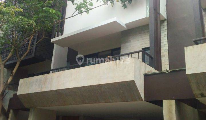 Rumah 3 Lt Dgn Rooftop, Nyaman Dan Strategis, Townhouse di Bangka 5