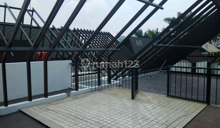 Rumah 3 Lt Dgn Rooftop, Nyaman Dan Strategis, Townhouse di Bangka 7