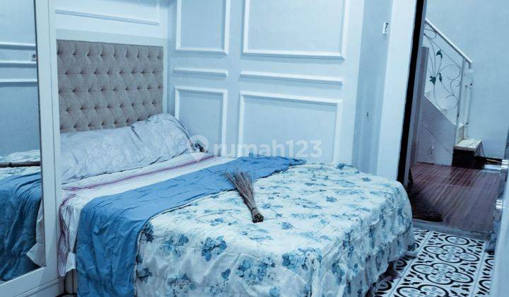 Rumah 2lt, Semi Furnished, Hdp Selatan, di Taman Mutiara, Ciledug 2