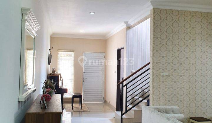 Rumah 2.5lt, Pojok, Hdp. Barat, Fully Furnished, Private Cluster  2