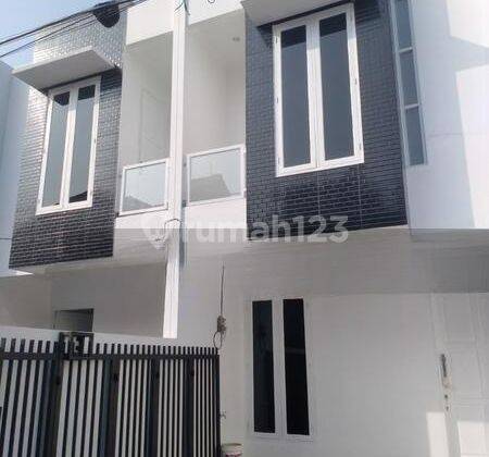 Rumah Baru 2lt, Hdp Utara, Siap Huni, di Tebet Barat Dalam, Tebet 2