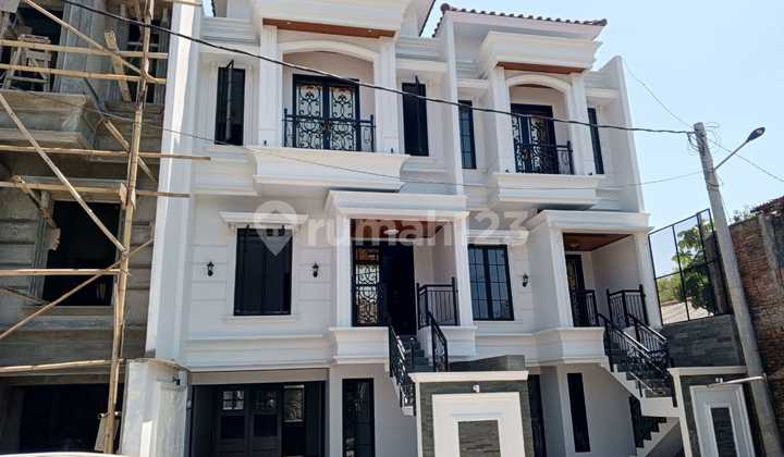 Brand New 3 Lt, Balkon, New Cluster 2024 di Pondok Labu, Cilandak Brand New 3 Lt, Balkon, New Cluster 2024 di Pondok Labu, Cilandak