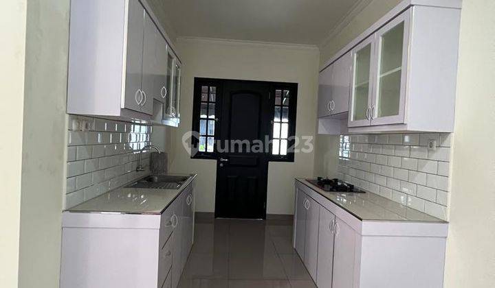 Rumah 2lt, Unit Pojok, Semi Furnished, Dlm Cluster di Lebak Bulus 2