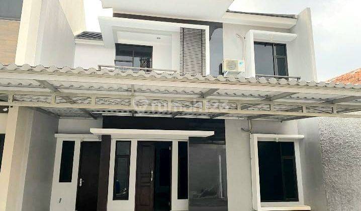 Rumah 2lt, Hdp. Timur, Bangunan Baru, Siap Huni, Cluster Ciganjur 1