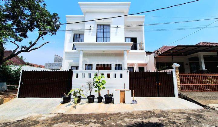 Rumah 2Lt, Bangunan Baru, Semi Furnished, di Cinere Estate Blok A 1