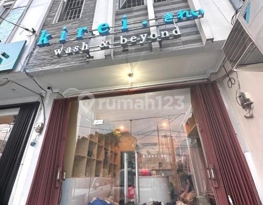 3-Storey Shop House, East Facing, Freehold Title, Strategic Shop House Complex on Jl. Cinere Raya