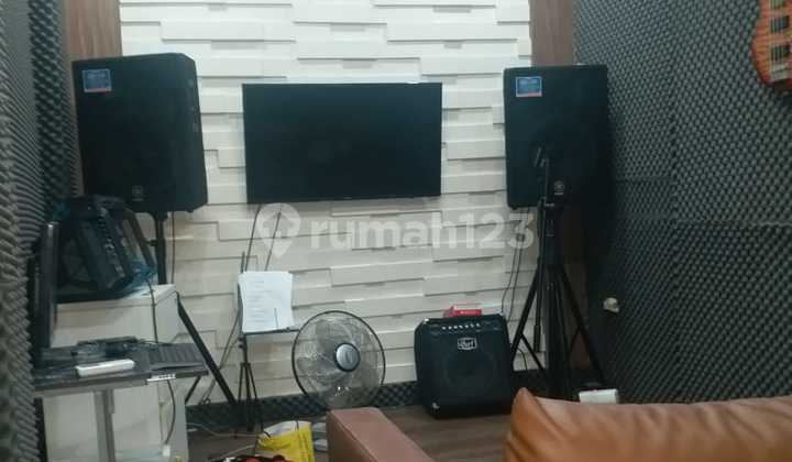 Minimalist Modern 3.5 Floors, Renovated 2024, Semi Furnished, in Pekayon 2