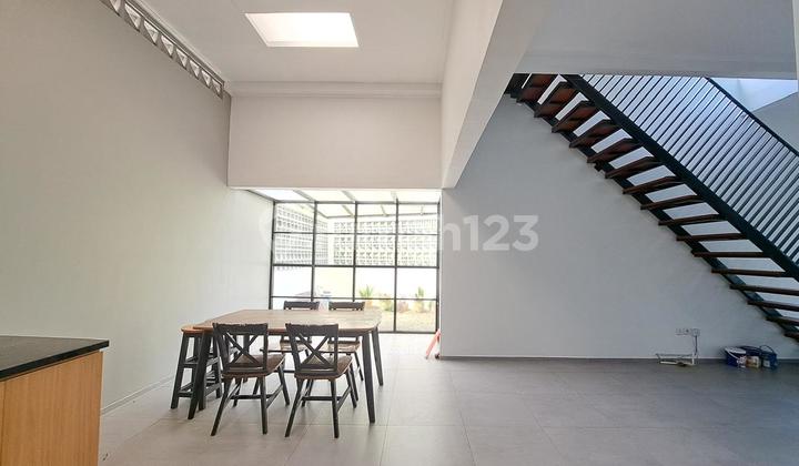 Rumah 2Lt, Unit Pojok, Semi Furnished, dlm Cluster di Krukut Raya 2