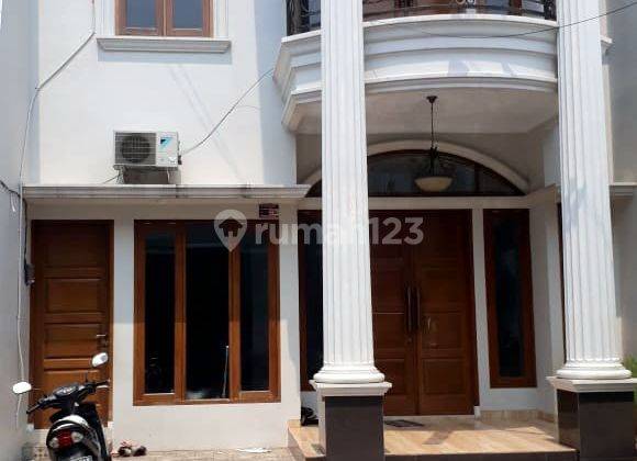 Rumah 2Lt, Hdp Utara, Siap Huni, Townhouse di Ciganjur, Jagakarsa 1