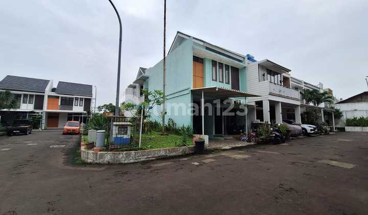 Rumah 2 Lt, Unit Pojok, Semi Furnished, dlm Cluster di Sawah lama