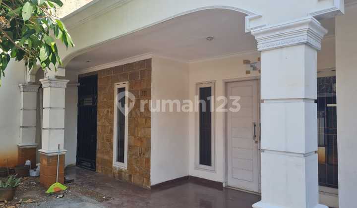 Rumah 1.5Lt, Hdp Timur, Siap Huni, Akses Jln Lebar, di Kebon Baru Rumah 1.5Lt, Hdp Timur, Siap Huni, Akses Jln Lebar, di Kebon Baru