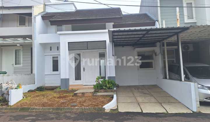 1.5-Story House, South Facing, Cluster in Krukut Raya with Toll Access Krukut.