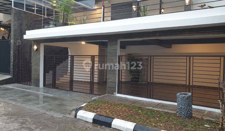 Rumah Bagus 2 Lt, Renoved 2024, Semi Furnish, di Villa Cinere Mas 2