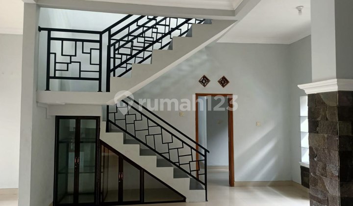 Dijual Rumah 2Lt. Bagus dan Terawat di Jaten Karanganyar 5