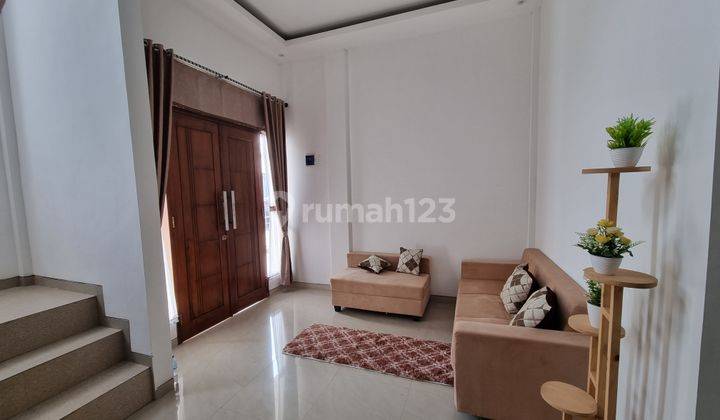 Jual Cepat||Rumah Mewah 2Lt Halaman Luas Dekat Taman Jayawijaya 6