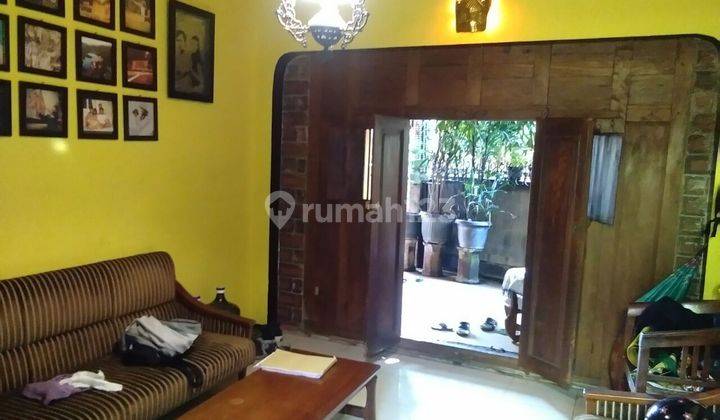 Rumah Strategis di Manahan dekat GOR Akses Simpangan Mobil 2