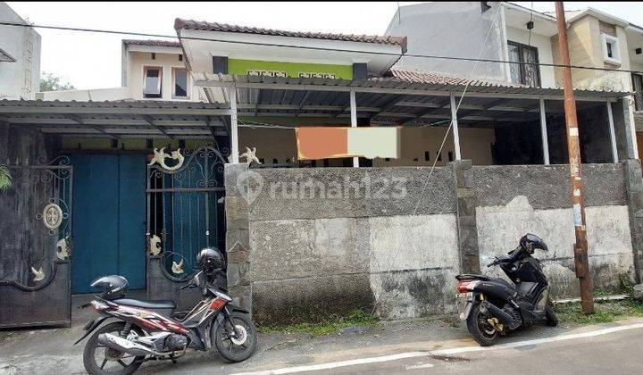 Rumah Bagus Murah 2 Lantai di Dekat GOR Manahan  1