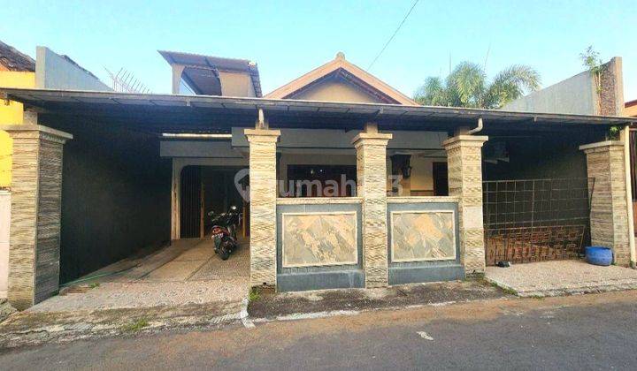 Rumah Bagus Luas di Dekat Superindo Kartasura 1