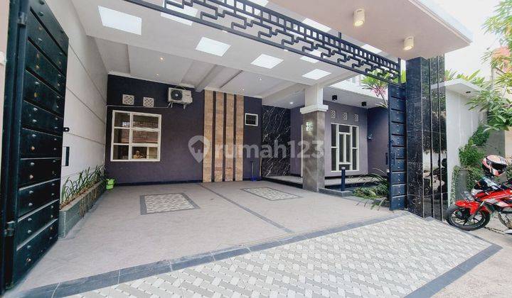 Rumah Mewah 2 Lantai Siap Huni di Banyuagung Dekat Superindo 2