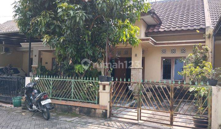 Rumah Bagus Strategis di Gedongan Dekat Jl. Adi Sumarmo Solo 1