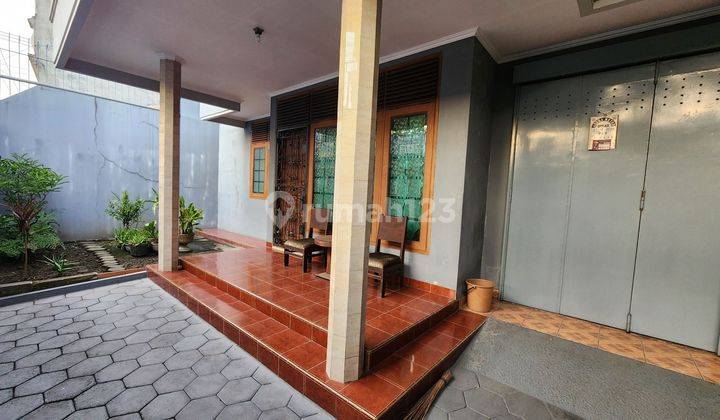 Rumah Bagus Kokoh 2 Lantai di Timuran Dekat Jl.Raya Slamet Riyadi Solo 2