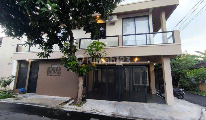 Rumah Baru 2 Lantai Full Furnish Baturan Colomadu 1