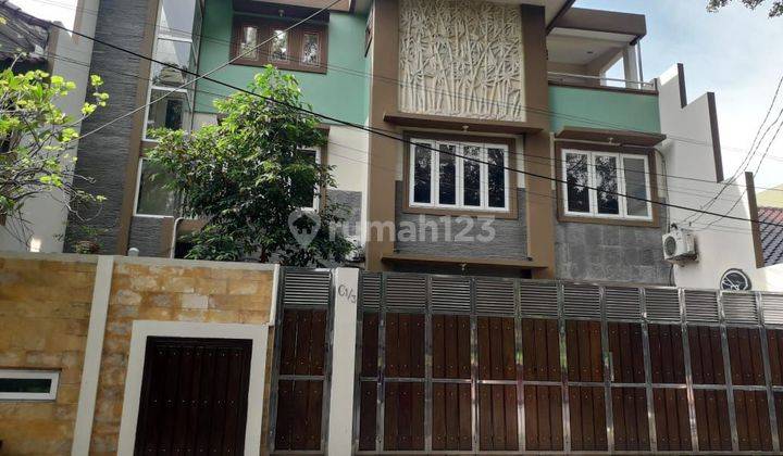 Rumah cantik siap huni dekat area perkantoran Sudirman & Gatsu di Bendungan Hilir Jakarta Pusat 1