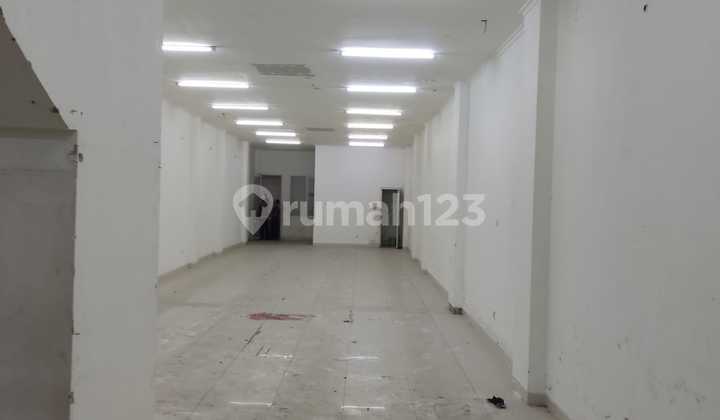 For Sale / Rent Shop House Location on Jl Pancoran Glodok West Jakarta Next to Chandra Building 2