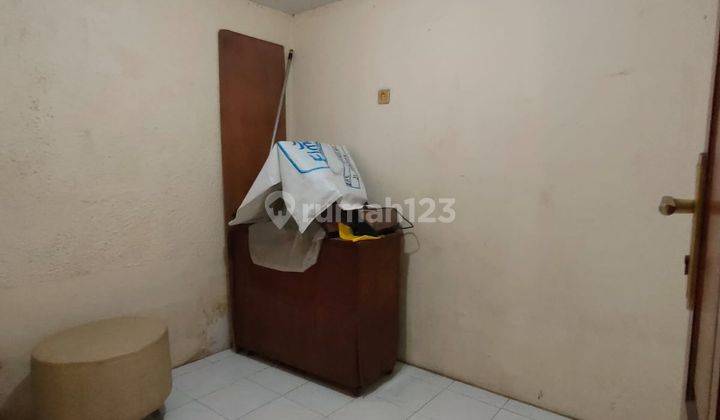 Jual Rumah Bahan Siap Huni di Taman Kota Dekat Stasiun Kereta Jakarta Barat 2