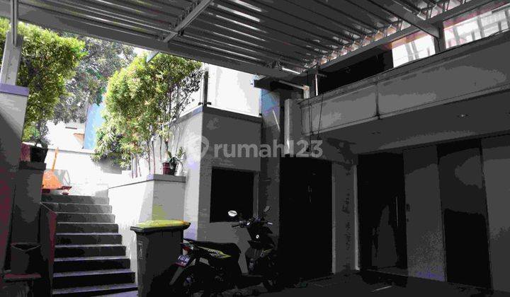 Dijual Rumah Siap Huni Mewah Tanjung Duren, Jakarta Barat 1